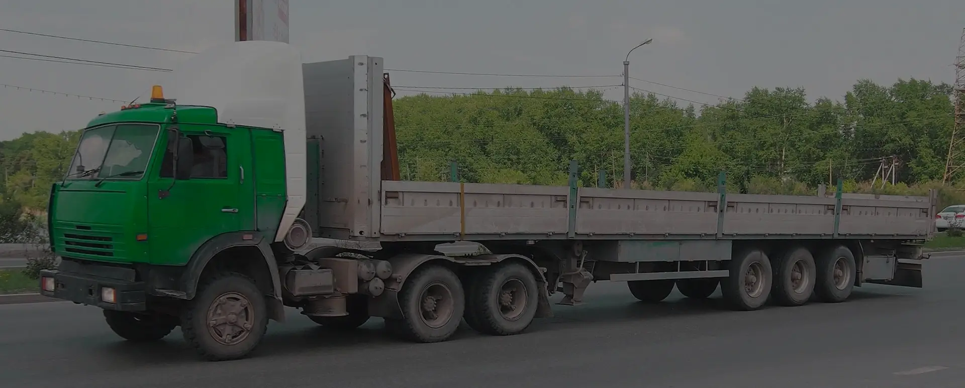 Онлайн калькулятор для расчета международной доставки грузов в селе Комсомольское (Северо-Кавказский округ - Республика Дагестан) с услугой аренды автотранспорта