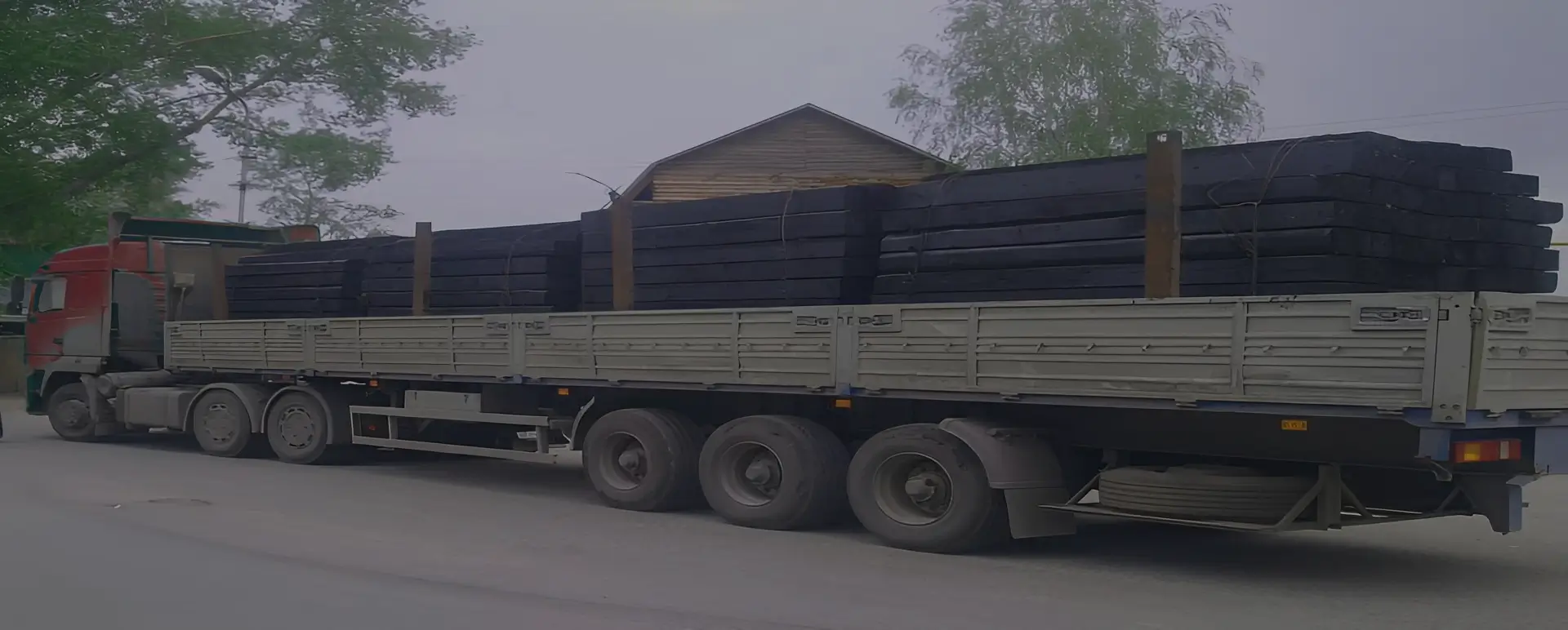 Сервис от транспортной компании по доставке шпал по России из Комсомольского автотранспортом